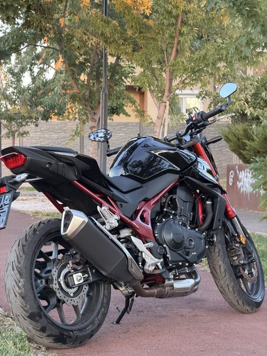 Honda hornet 750