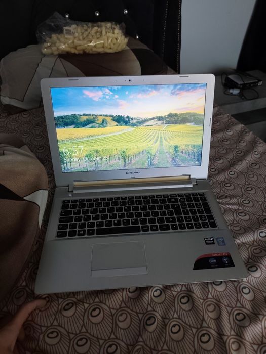 Vând laptop Lenovo z51
