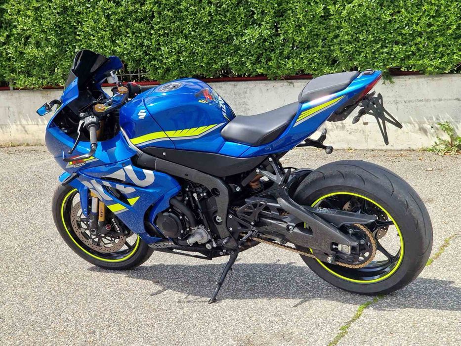 Suzuki L 7 1000R