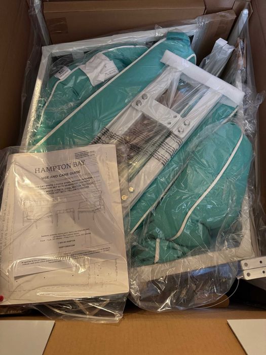 Метален Градински сет HAMPTON BAY с функция Spring Motion технология (люлеене чрез огъване на рамката)