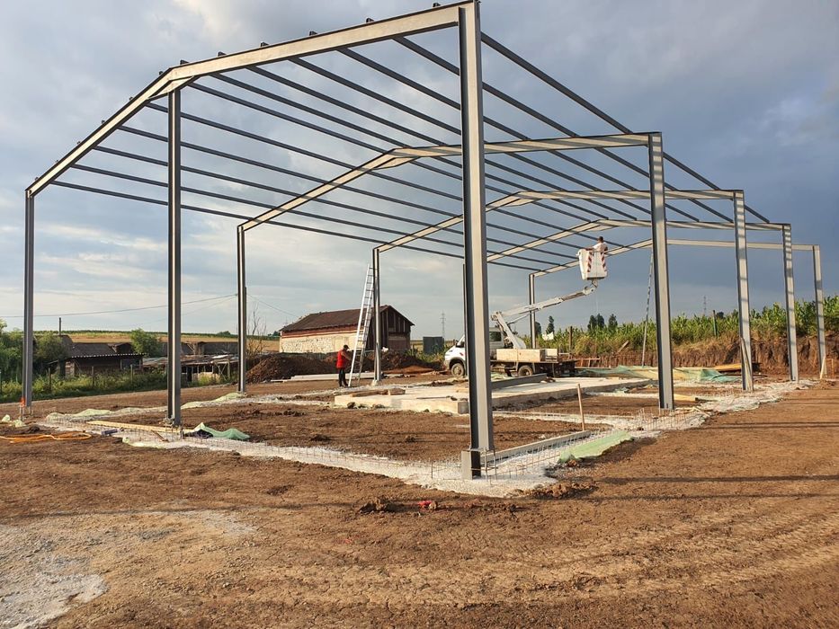 Hale metalice și ferme complete facem pe baza de comandă orice lățimii