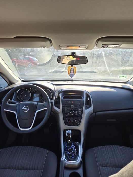 Opel astra J an 2012  motorină