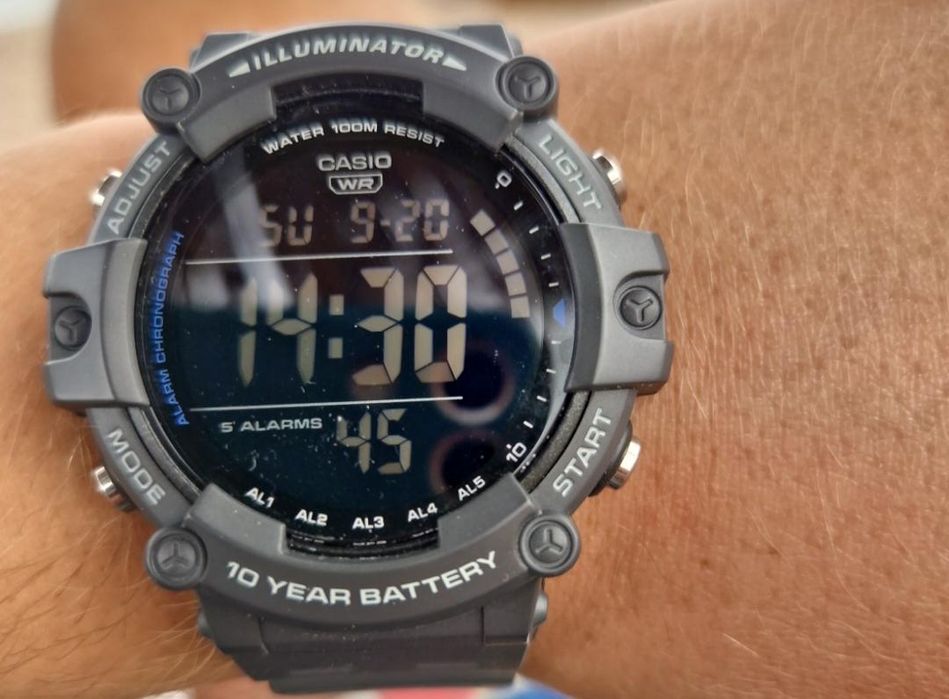Часы Casio совершенно новые.