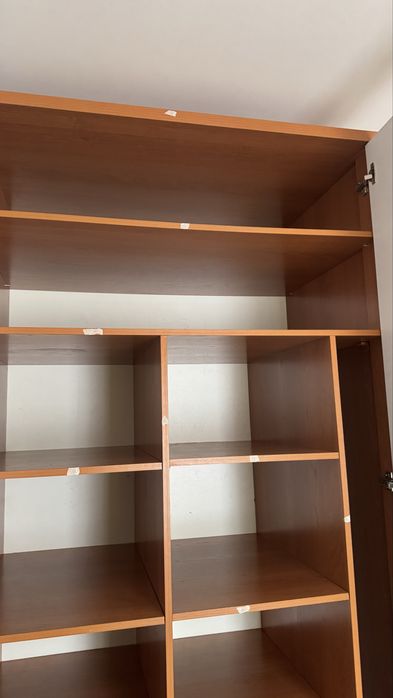 Срочная продажа большого шкафа