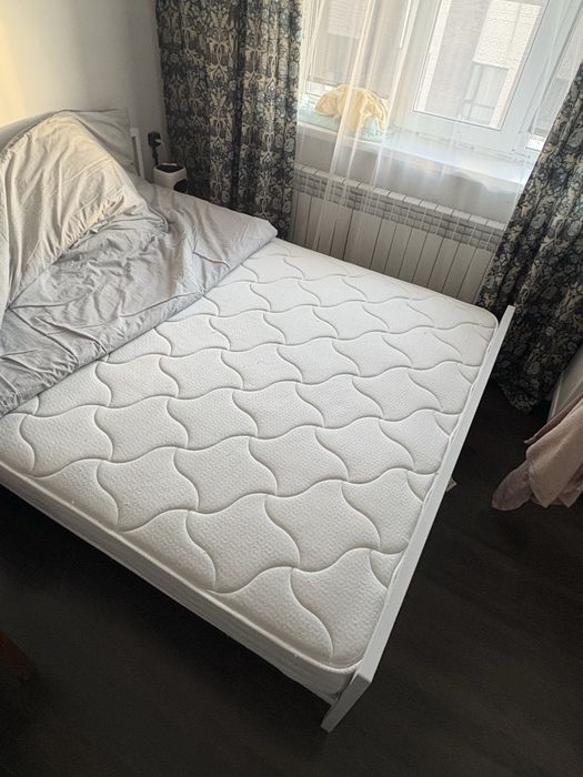 Продам двуспальную кровать 160х200