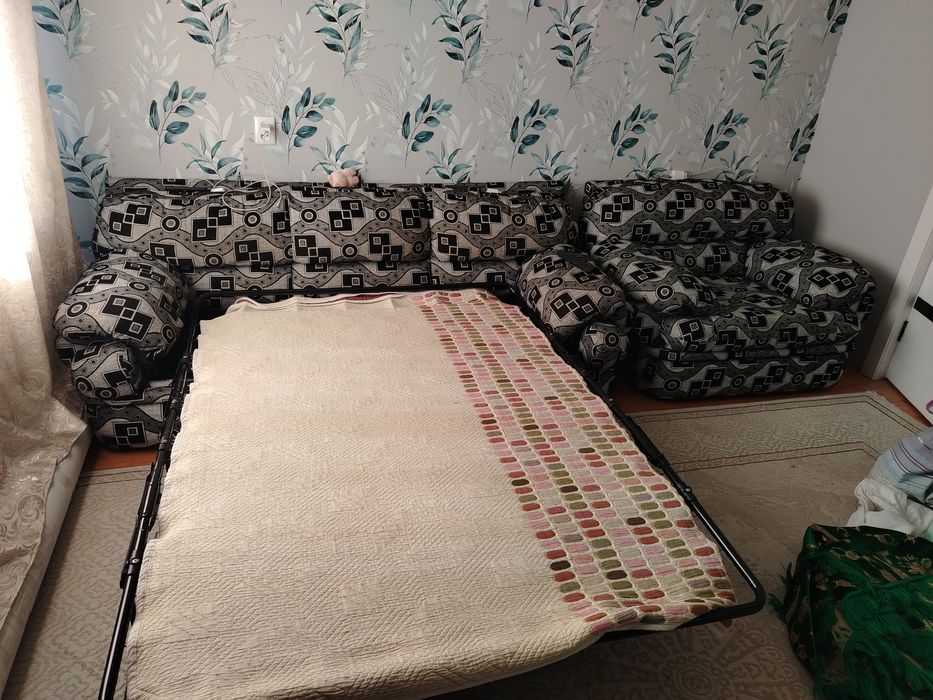 Продам диван с двумя креслами за 25000