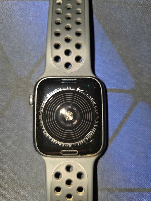 Apple Watch SE 44
