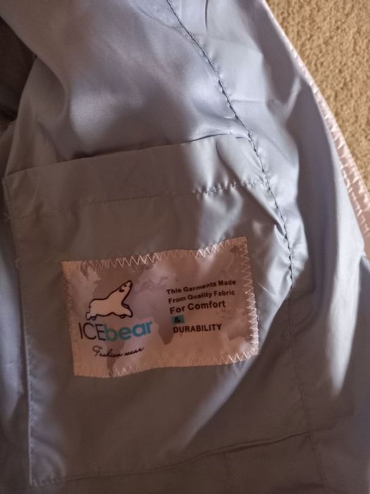 Куртка женская в отличном состоянии