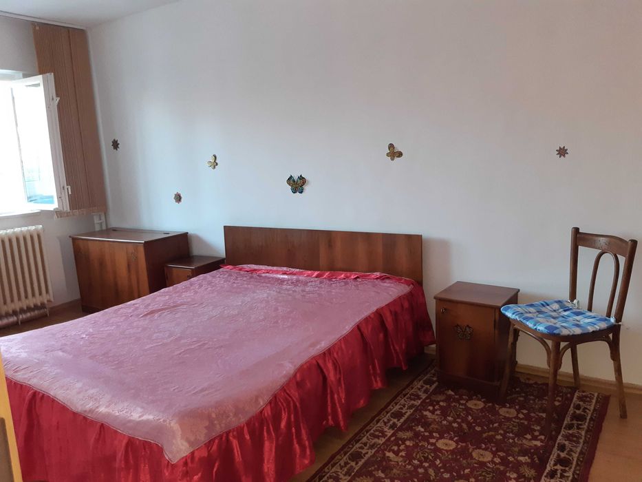 Închiriez apartament cu 2 camere zona Zorilor