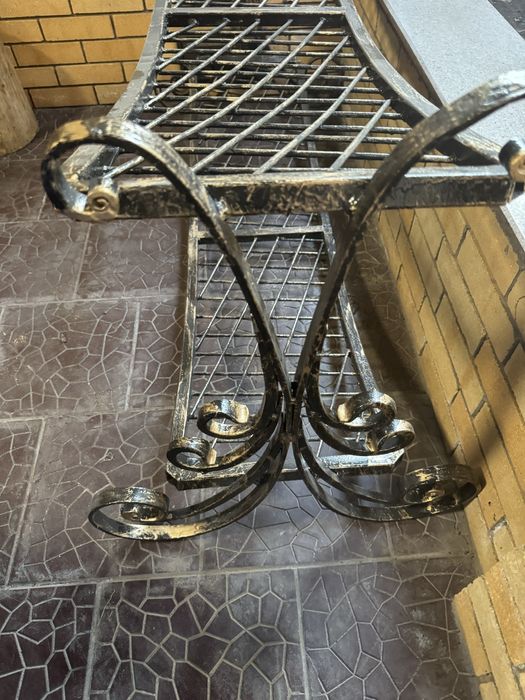 Чугунная дровница