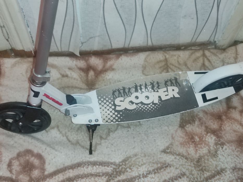 Самокат в отличном состоянии.
