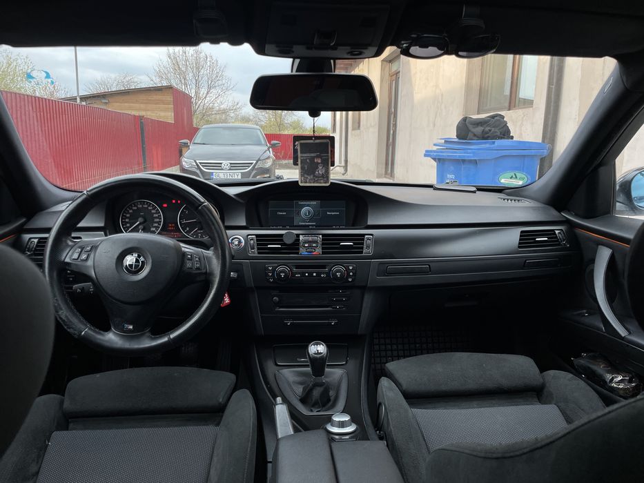 BMW E90 320i Pachet M