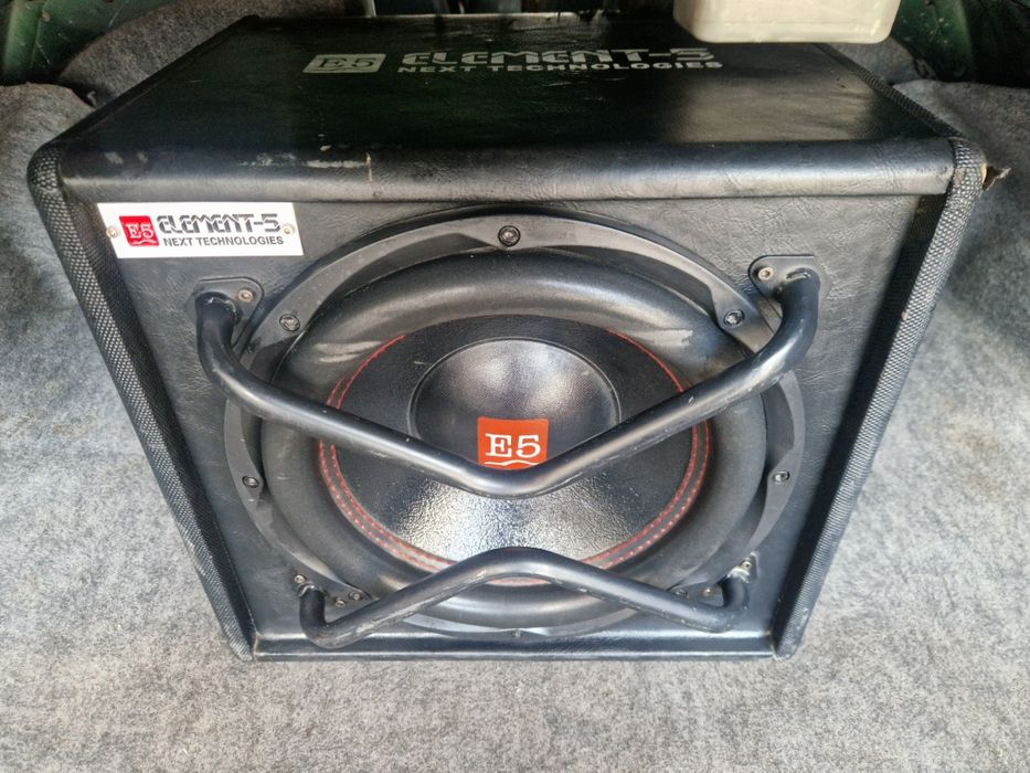 Продам Сафвуфер с усилителем Element E5