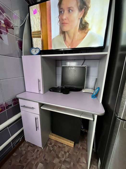 Продам компьютерный стол