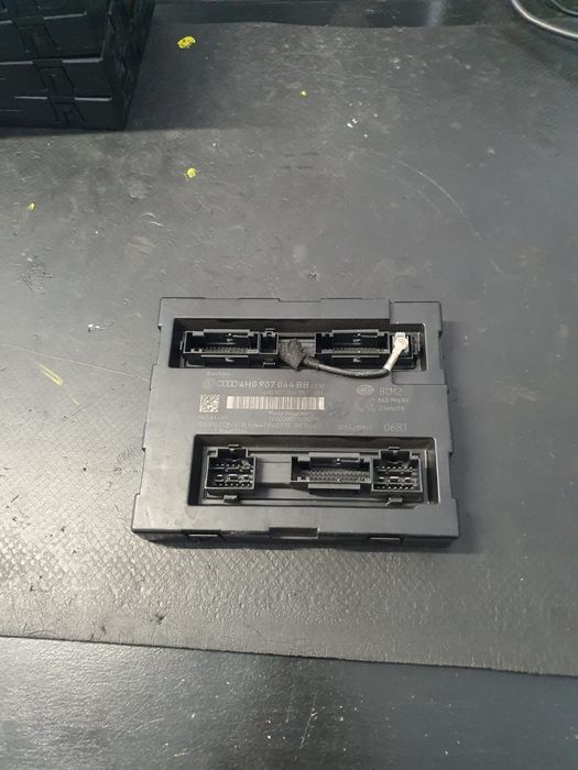 calculator confort audi a8 2011 cod 4h0907064bb volan stanga  factu...