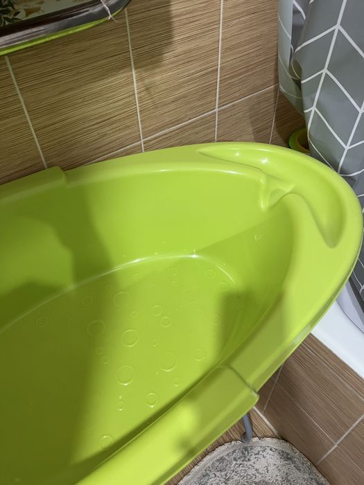 Детская ванна со стойкой