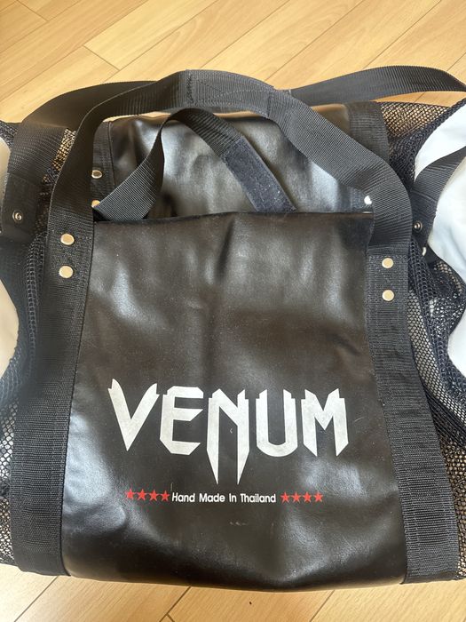 Спортен сак на марката Venum