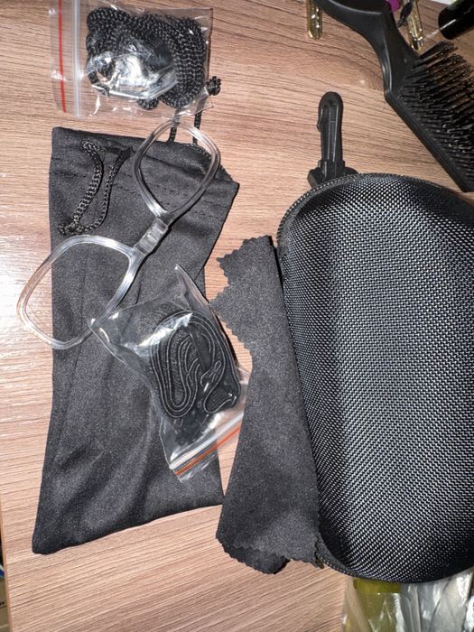 Продам очки 2 штуки.