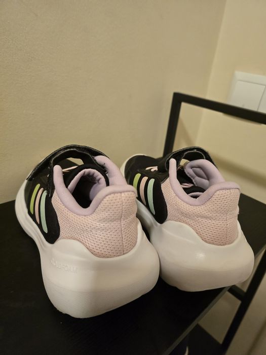 Маратонки адидас