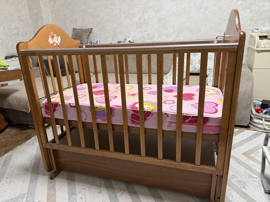 Пролам детскую кроватку в отличном состоянии