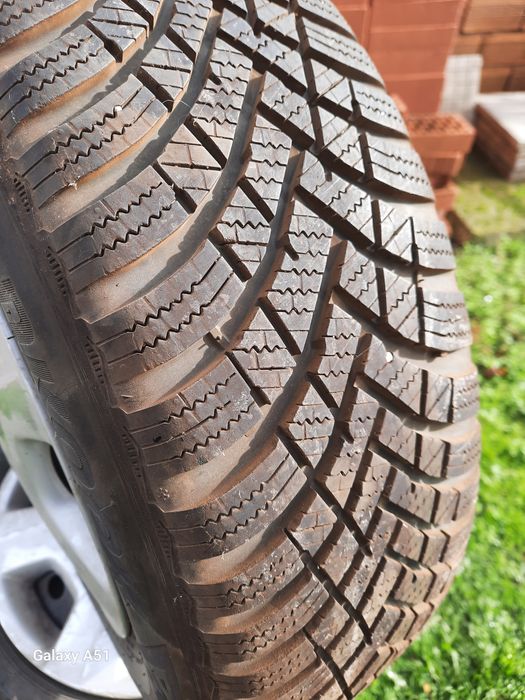Джанти с гуми зимни за тойота ярис. 14цола