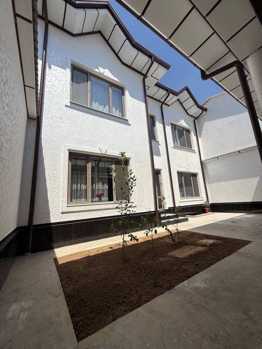 Uchastka hovli sotiladi