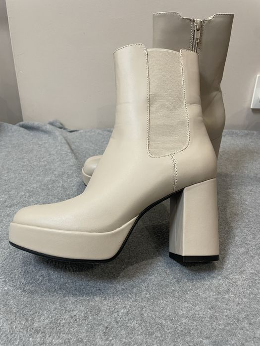 Дамски боти/ нови