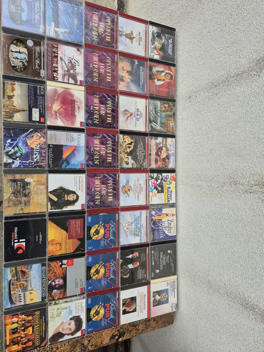 Vand Lot 40 CD cu muzică clasică mixta made in Germany 

Artiști:

- F