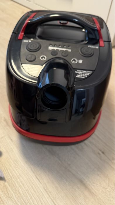 Aspirator cu sac Bosch cu spalare; covoare, canapele etc.