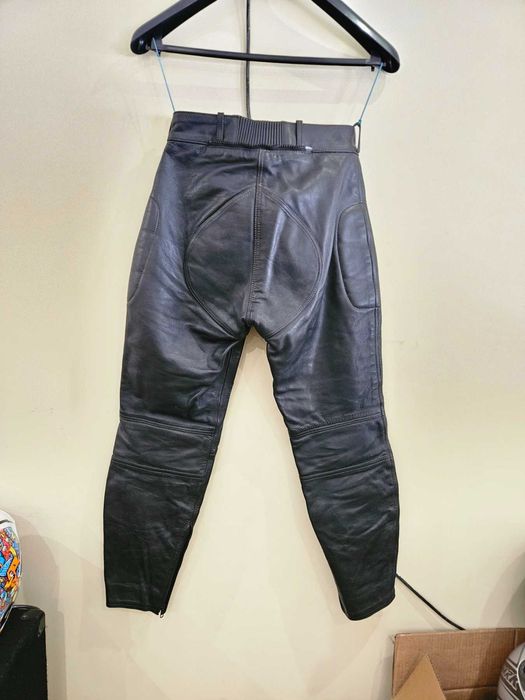 Дамски кожени мото панталони