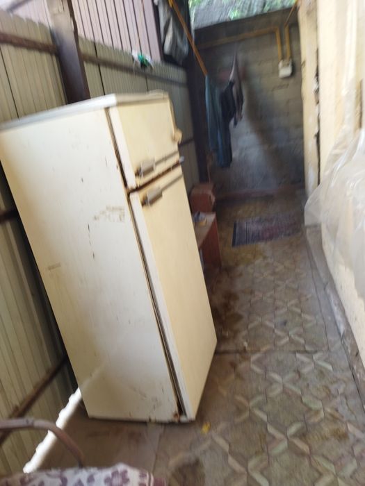 Холодильник бирюса