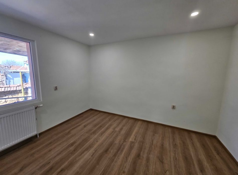 Продава се Къща в с. Джулюница, Област Велико Търново - 90 кв.м за 723 €/кв.м - Снимка #5