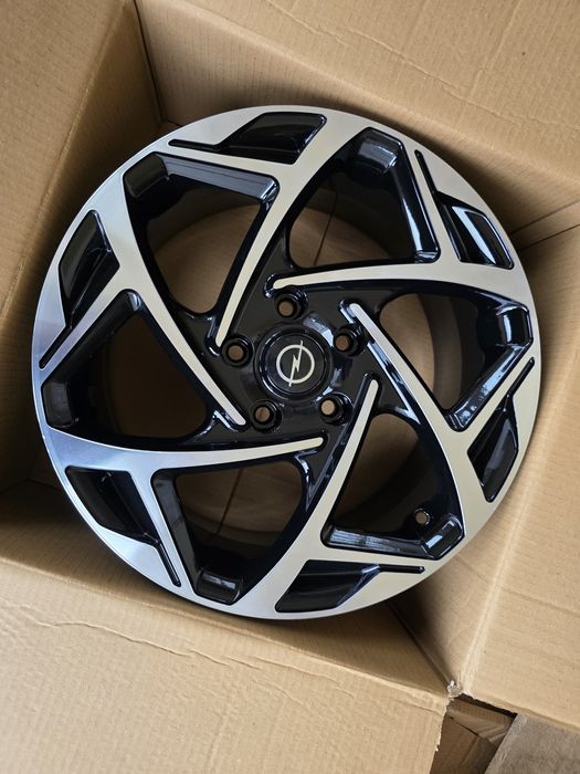 Jante de aliaj pentru Opel insignia pe 17 marca rc wheels model  175