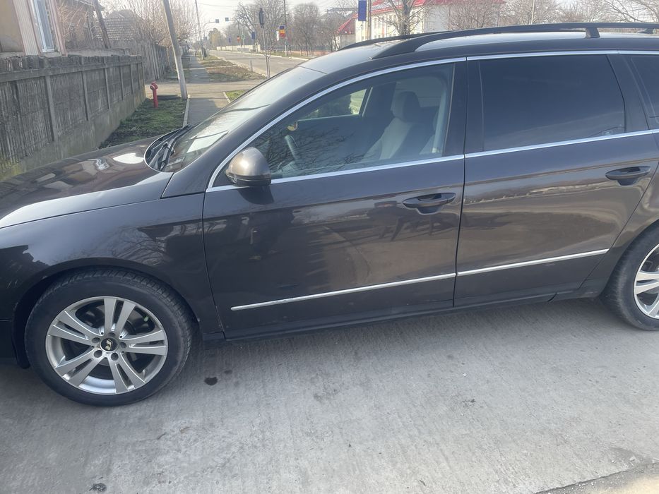 Vand pasat  motor 2 litri pret 1900 euro