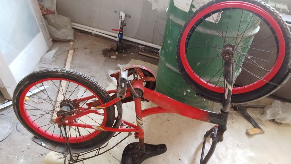 Велосипед сломаный запчасти