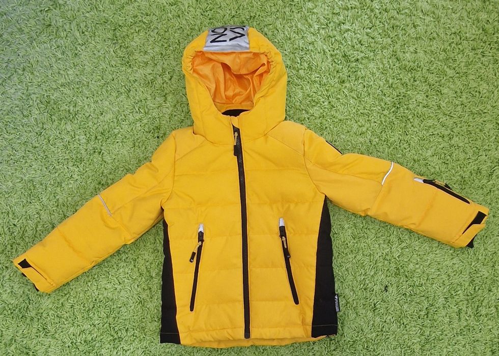 Geacă de schi purtată de câteva ori.