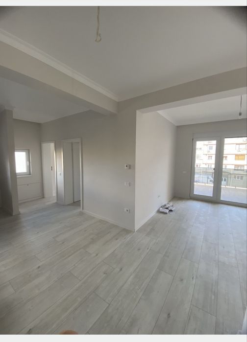 Apartament 3 camere,2 băi în Bloc NOU !!