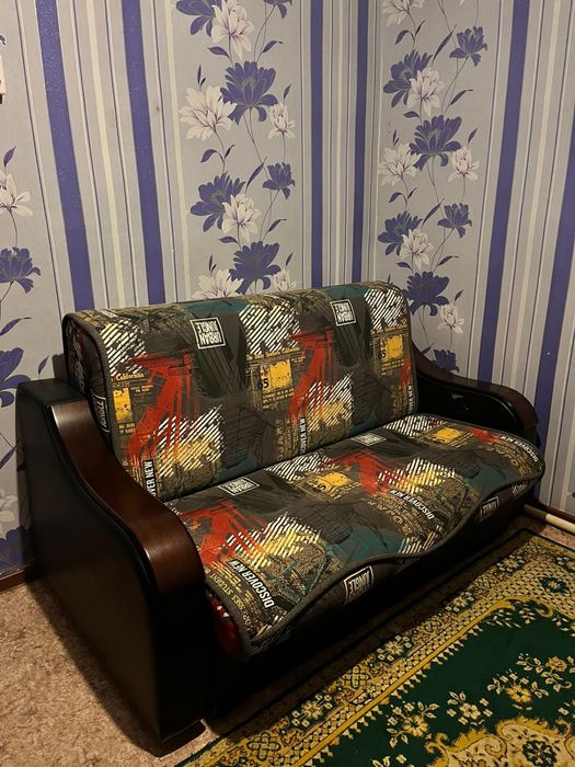 Отдадим небольшой диван бесплатно