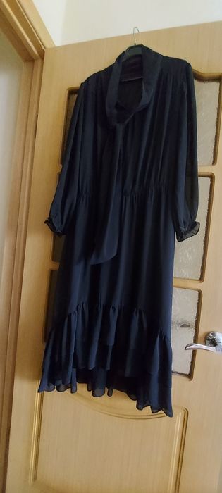 Продаю женские платья