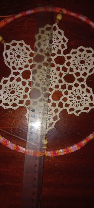 Decor unicat pt. geam sau perete, mandale,cu mileu croșetat