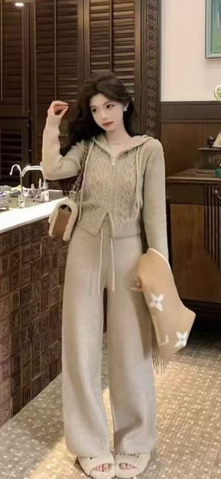 Продаю тёплый вязанный костюм двойка из овчины и шерсти