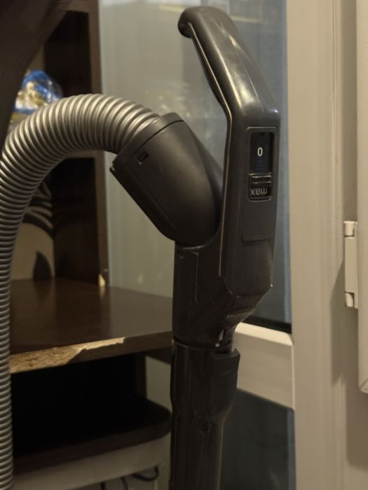 Продам мощный пылесос BORK