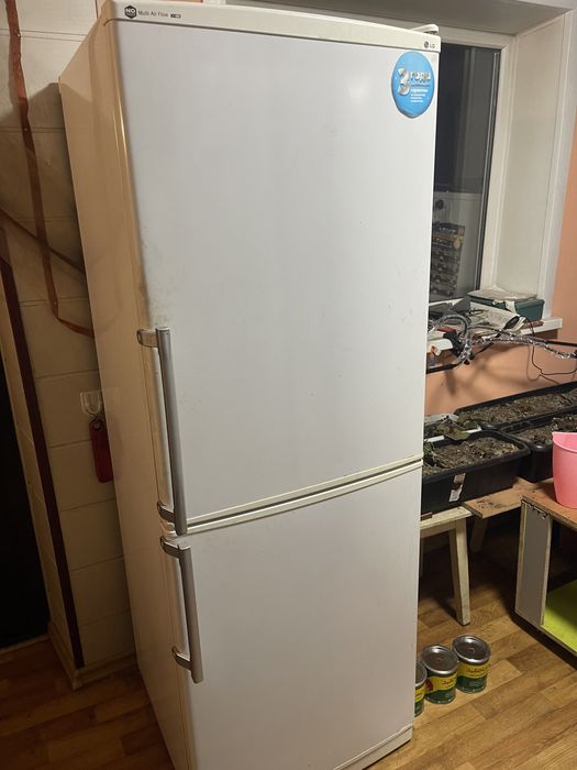 Холодильник рабочий