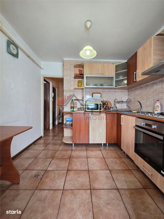 Frumoasa - Str. Neptun , 3 camere decomandat, liber