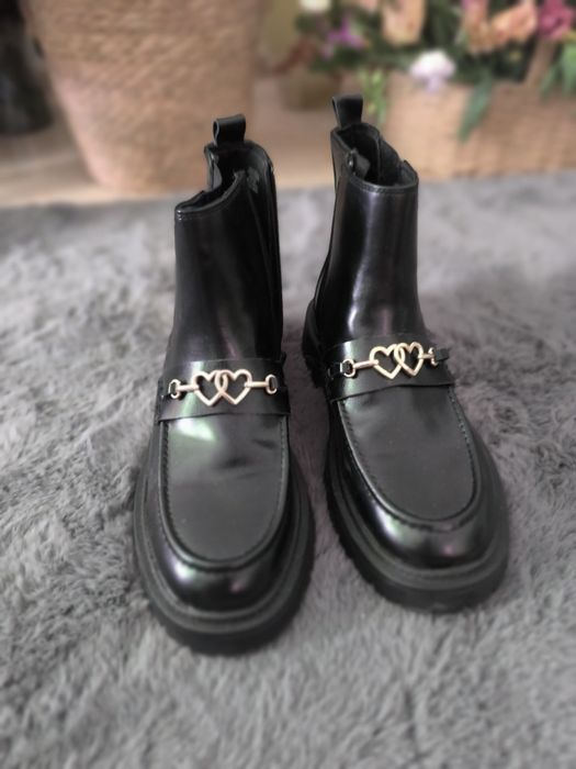 Обувь подростковая: ботинки и туфли Zara,