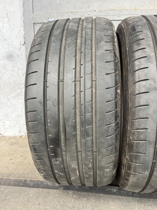 2 бр. летни гуми 235/35/19 GoodYear DOT 0618 5 mm
