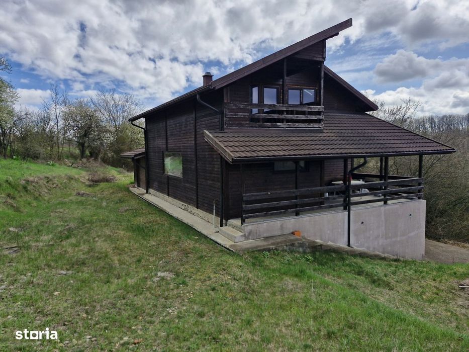 Casă nouă cu 5 camere și teren generos