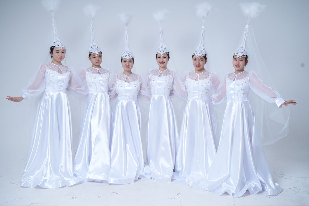 Продается танцевальные костюмы