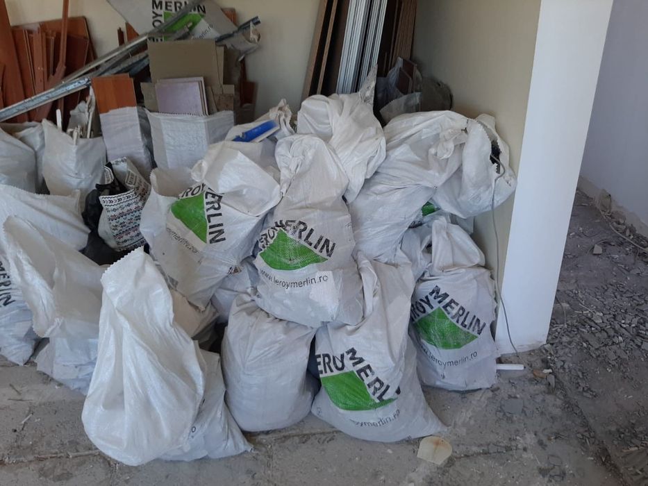 Serviciu debarasare mobilă moloz transport