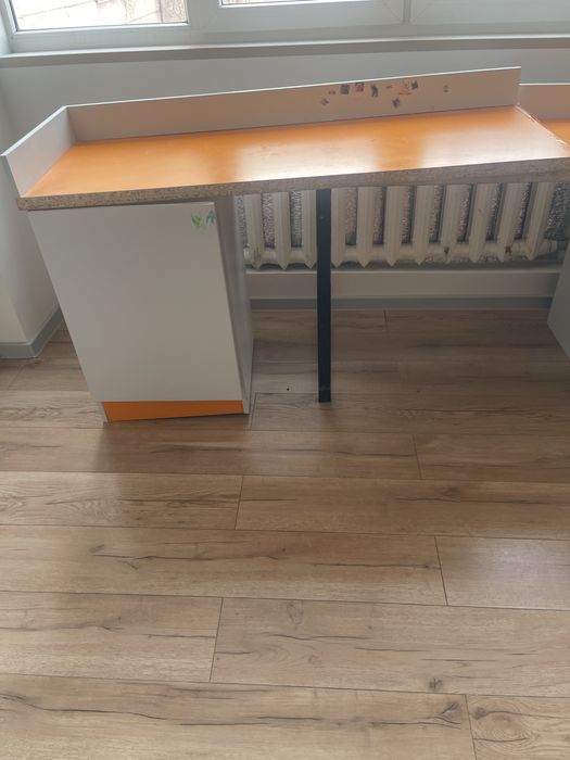 Отдам даром стол в детскую